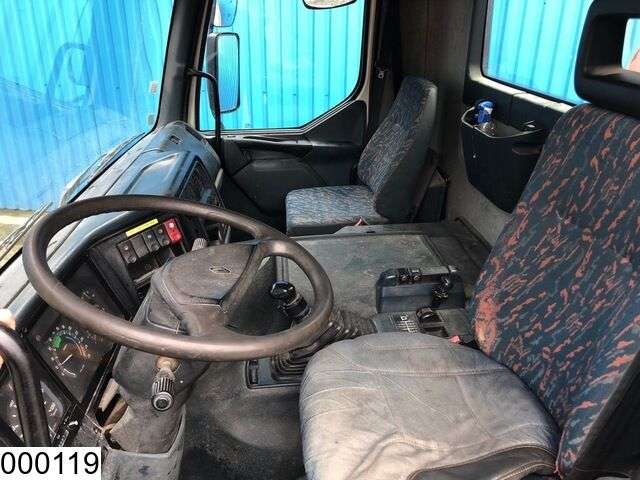 RENAULT Kerax 300 Fassi crane, Steel suspension, Manual, Hub reduction kipper vrachtwagen - Photo 6