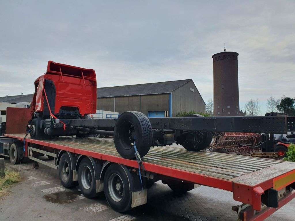 Beschadigde RENAULT Premium 430 DXi chassis vrachtwagen - Photo 4