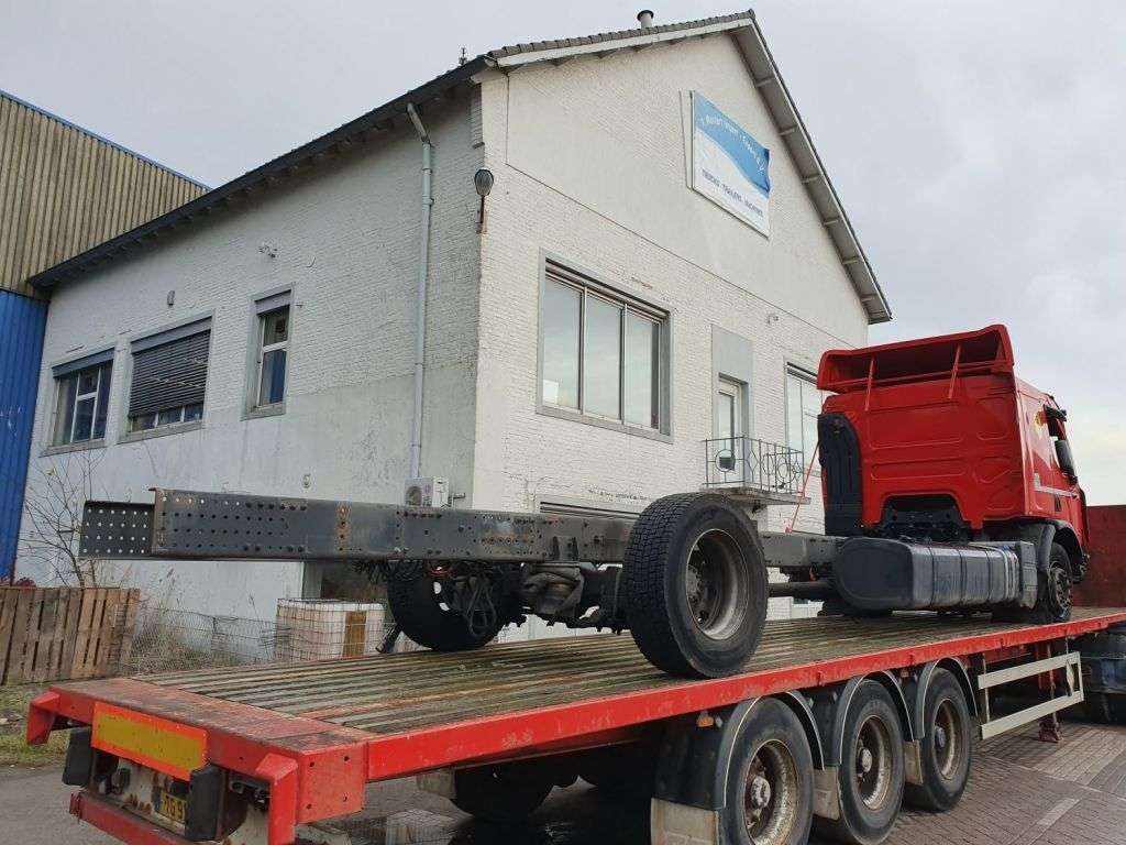 Beschadigde RENAULT Premium 430 DXi chassis vrachtwagen - Photo 5