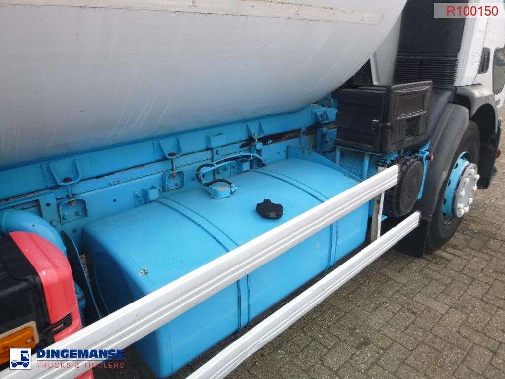 RENAULT Premium 320.26 6x2 gas tank 28.5 m3 gas tank truck - Photo 15